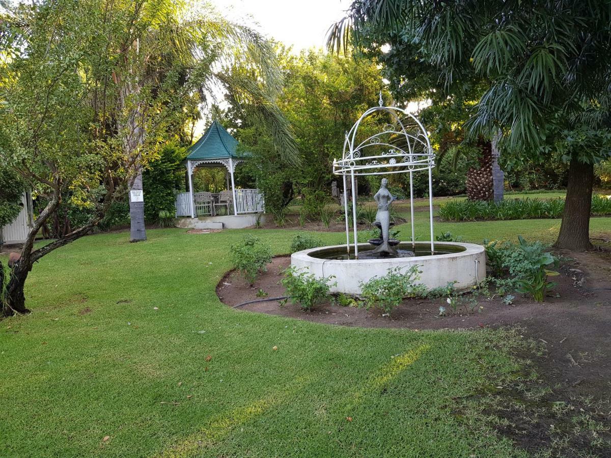 Zonnevanger Guesthouse Noorder-Paarl エクステリア 写真