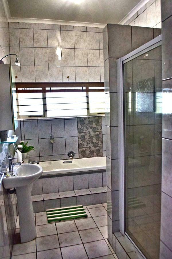 Zonnevanger Guesthouse Noorder-Paarl エクステリア 写真